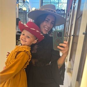 Meet your Posher, Hannah